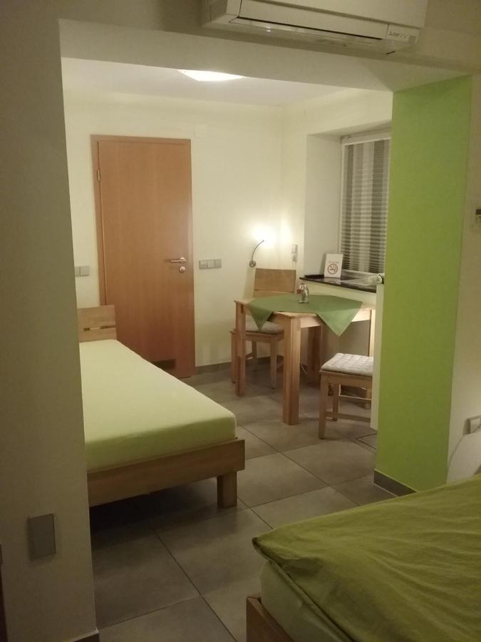 Pension Wauri , Gästezimmer Waldenbuch Exterior foto
