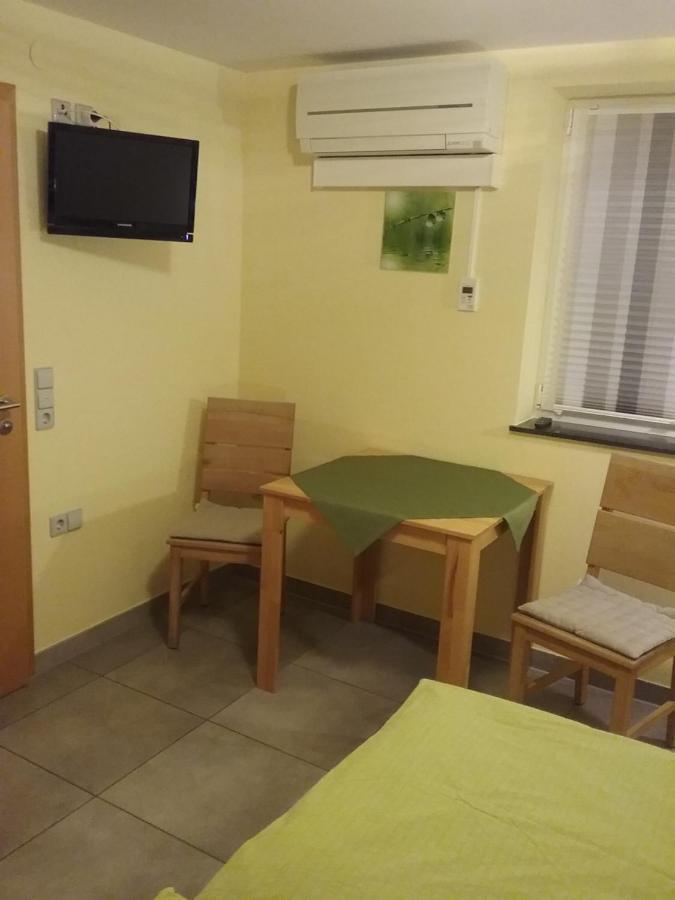 Pension Wauri , Gästezimmer Waldenbuch Exterior foto